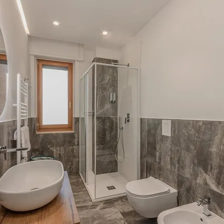 Notre Dame Apartment *